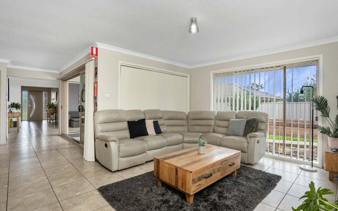 Nowra Kembla Close