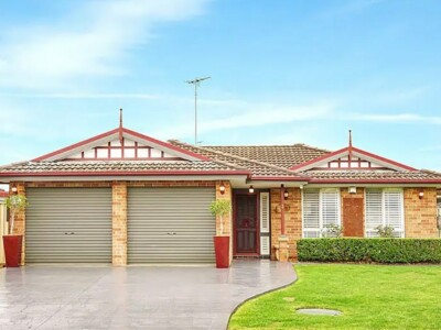 Large SIL House in Glenmore Park with a double garage and grassed front garden.