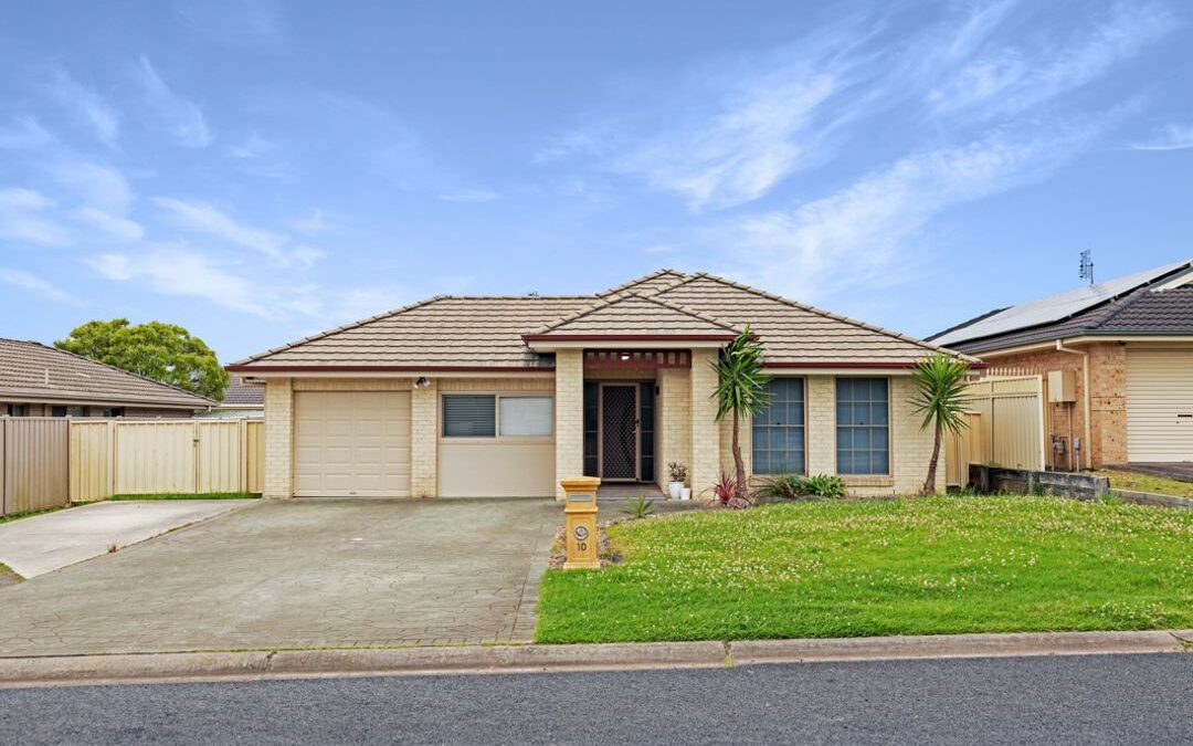 Nowra Kembla Close